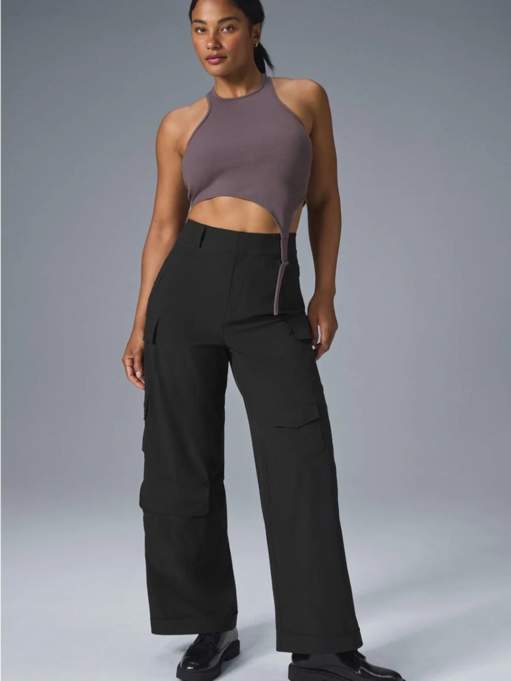 ALO YOGA Workwear Cargo Pant in Black